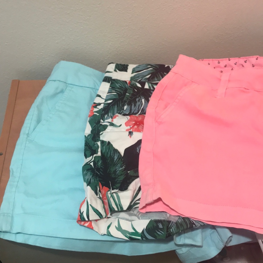 Size 8 shorts (pink)